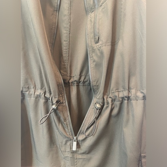 Old Navy Sleeveless Olive Green Romper Preloved Size: XL Petite - Picture 10 of 16